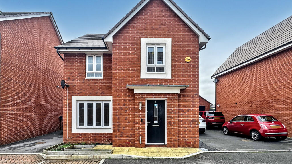 Main image of property: Ten Acre Rise, Patchway, Bristol, Gloucestershire, BS34 5TZ, GB