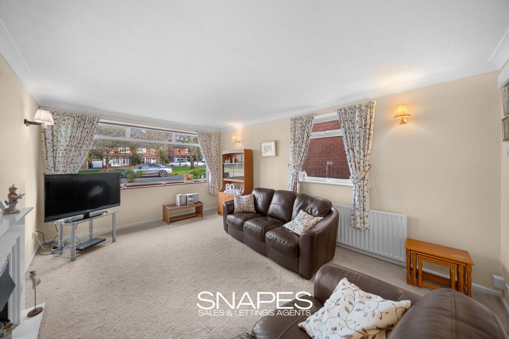 Ladybower, Cheadle Hulme, SK8 photo 4