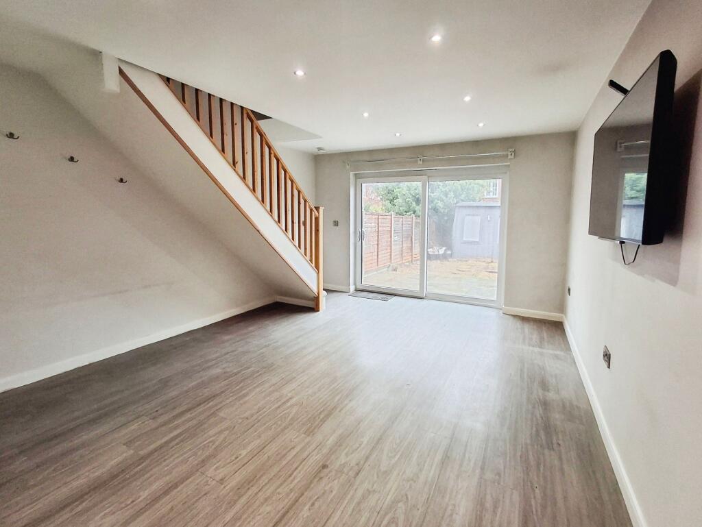 House in South Kesteven, Thurlby - View 2