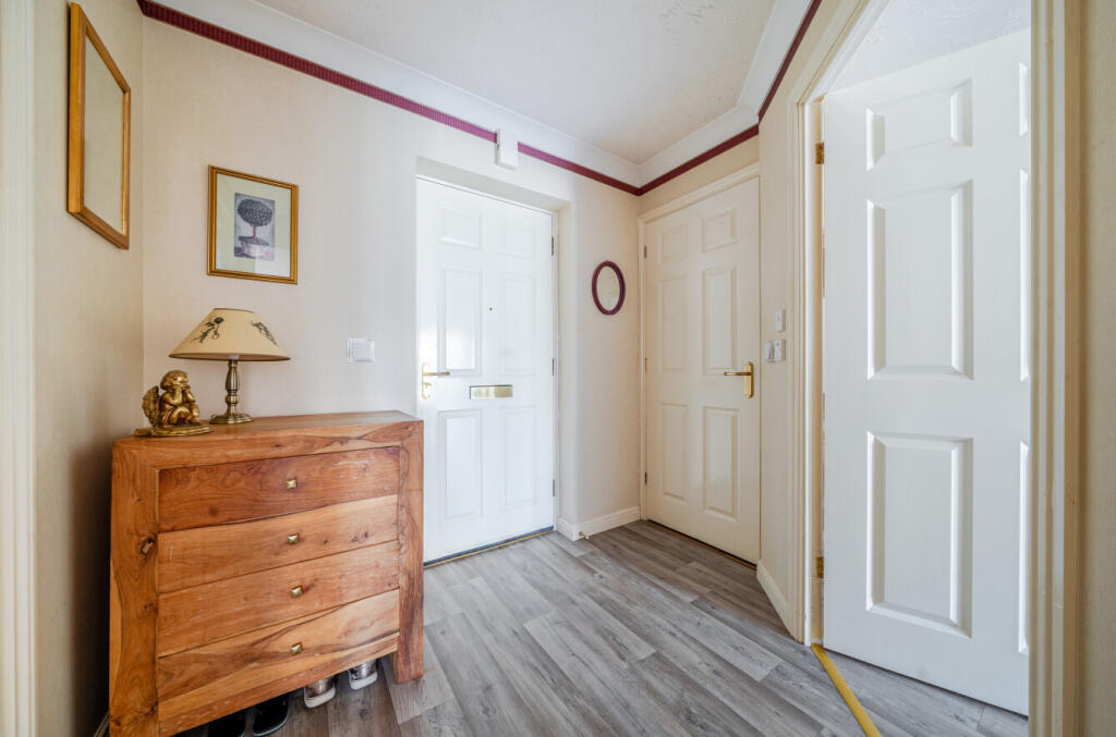Apartment in Adur, Lancing - More