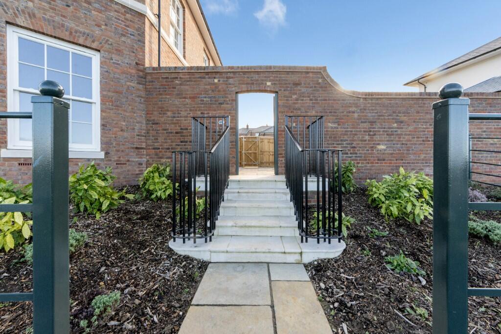 North East Quadrant, Poundbury, 
DT1 3SU photo 2
