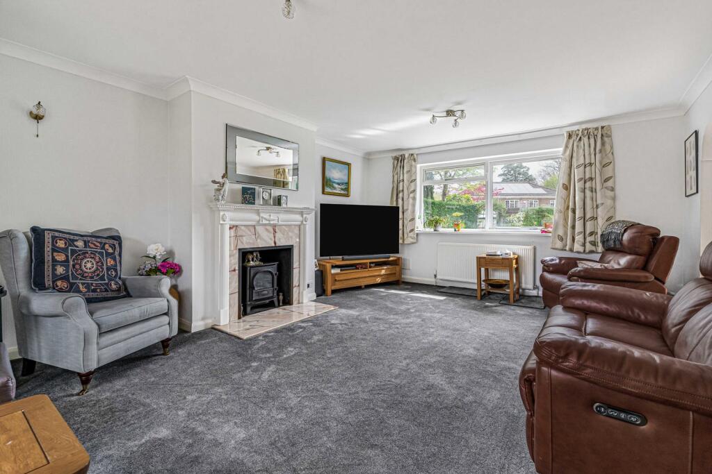 Shaftesbury Road, Woking, Surrey, GU22 - View 2