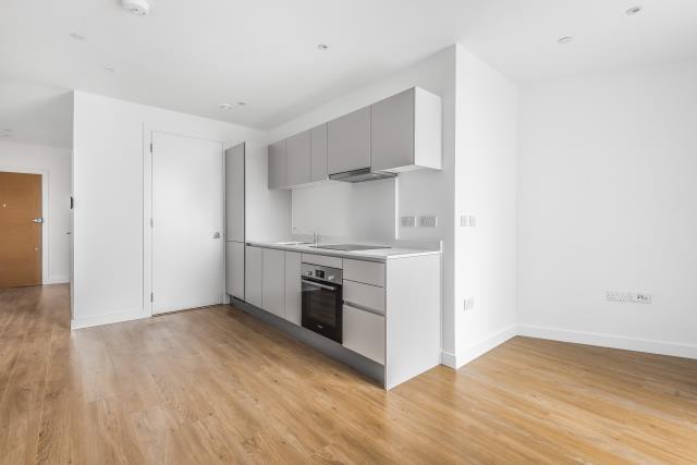 Apartment in Reading - View 5