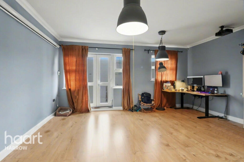 Apartment in London, Preston - View 5