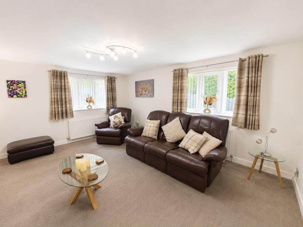 House in Bradford, Thornton - View 4