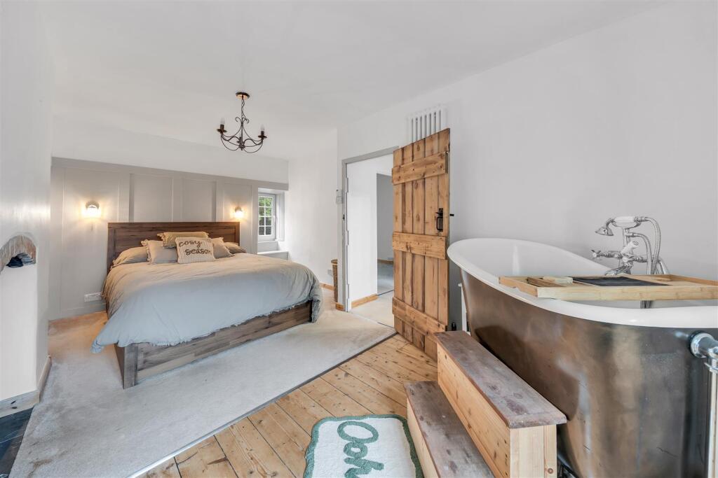 House in Dorchester - View 3