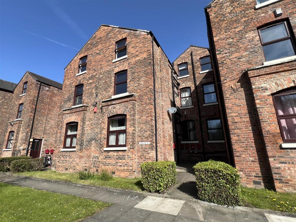 Main image of property: Hathersage Road, Manchester