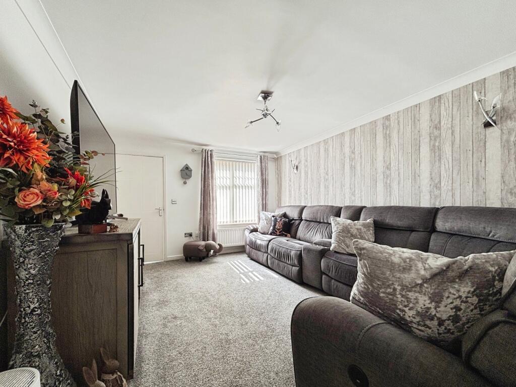 House in Cardiff, Windsor Village, Tremorfa - View 4