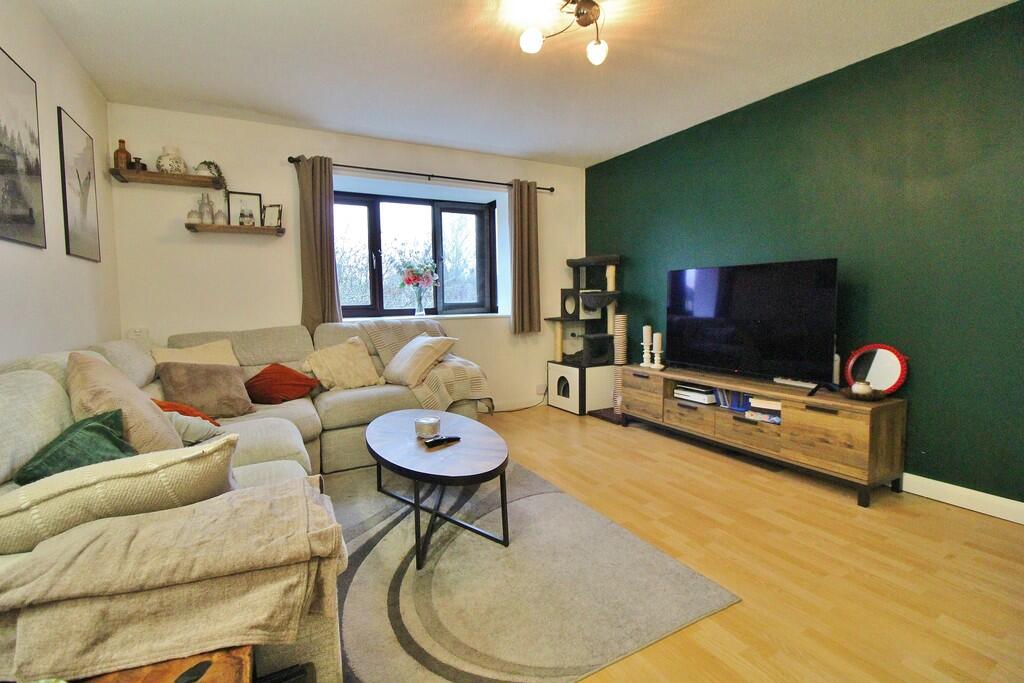 Honeywood Close, Hilsea photo 2
