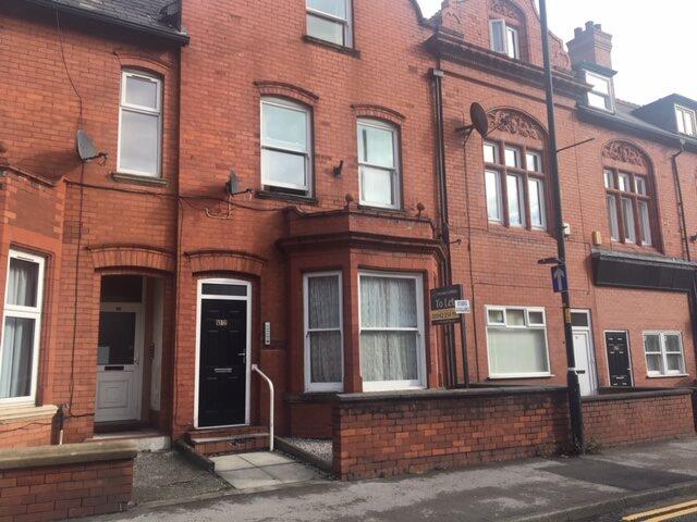 Main image of property: 56 Railway Road, Leigh ,