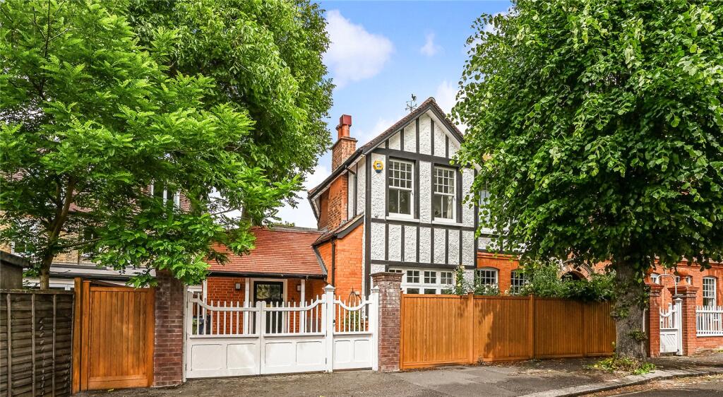 House in London, Bedford Park - View 2