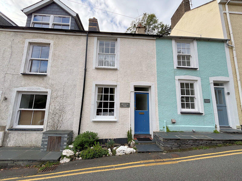 Main image of property: 7 Nantiesyn, Aberdyfi, Merionethshire, Gwynedd, LL35 0NB