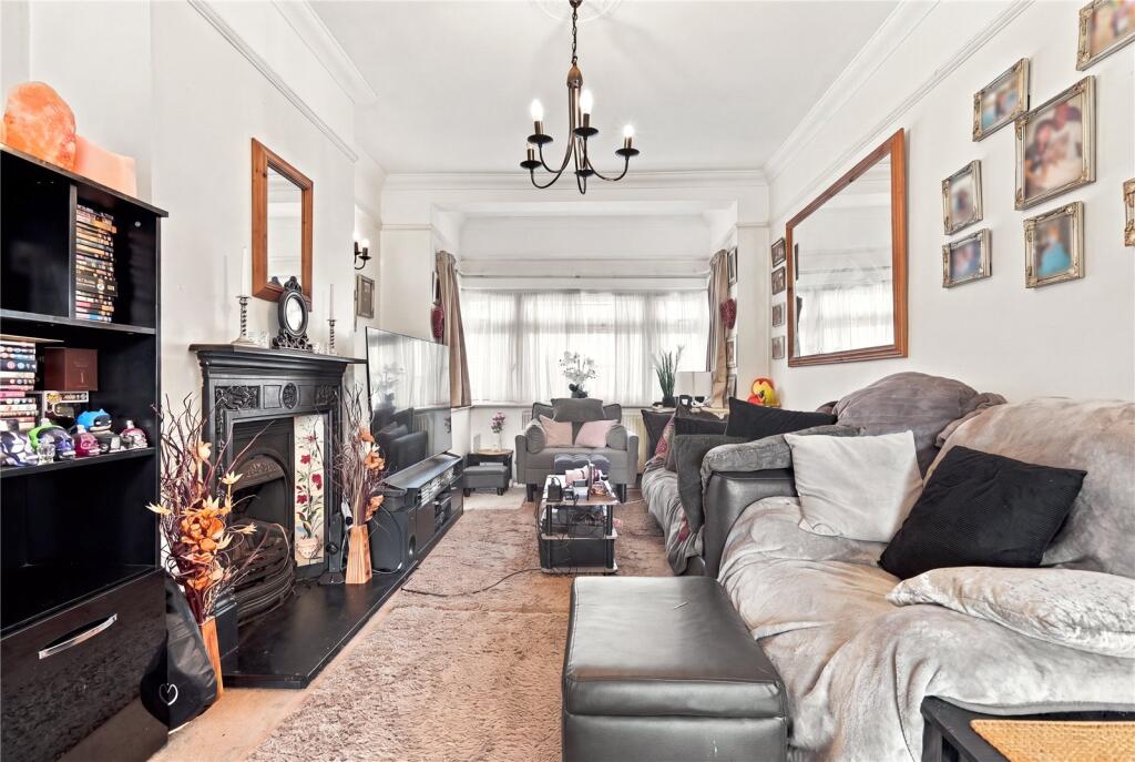 House in Southend-on-Sea - View 2