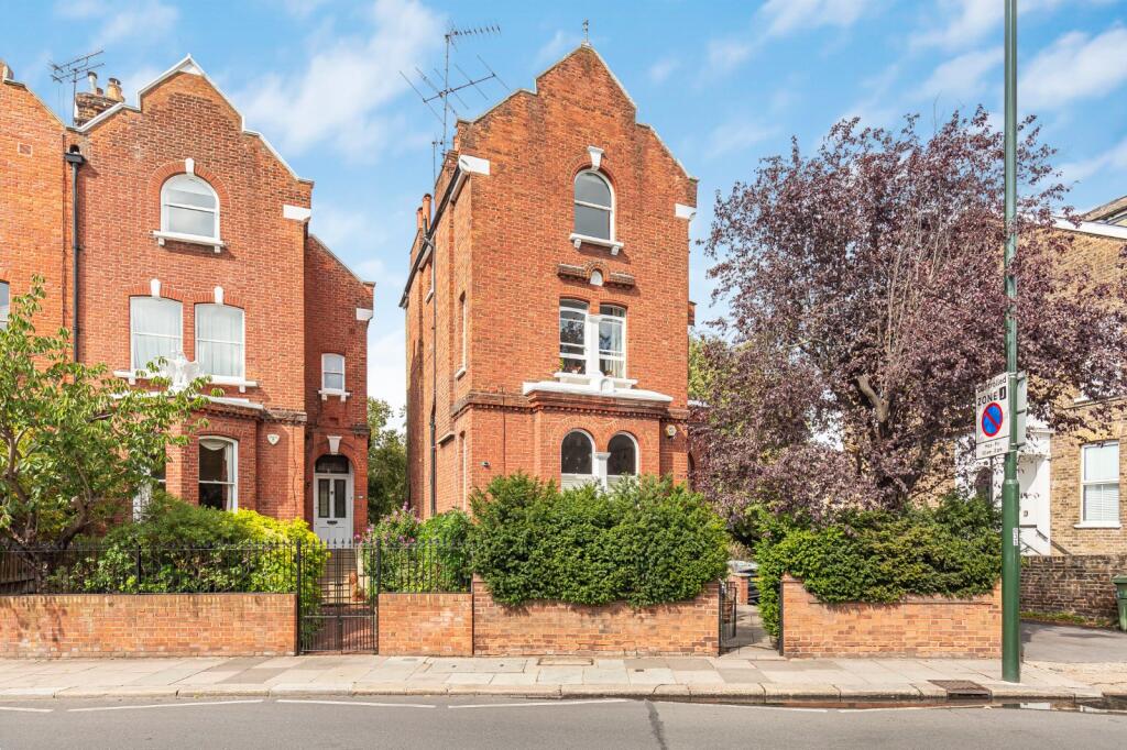 Main image of property: Sheen Road, Richmond, TW9