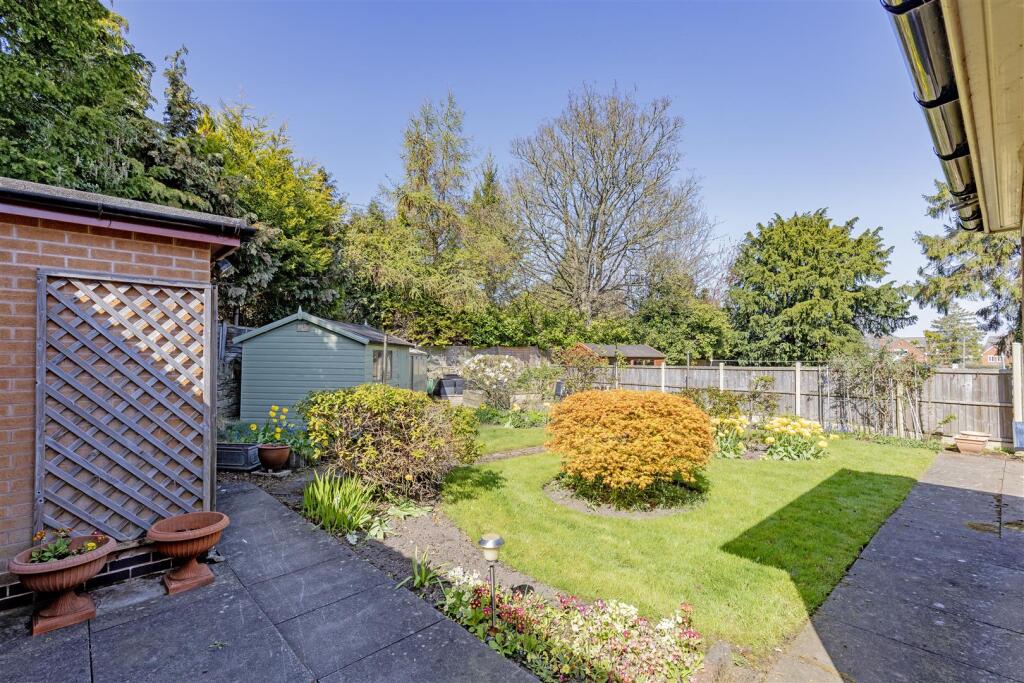 Vincent Crescent, Brampton, Chesterfield photo 2