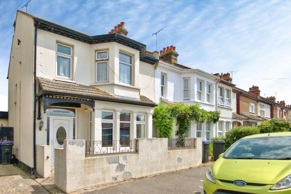 Main image of property: Richmond Avenue, Shoeburyness, Southend-on-Sea, Essex, SS3