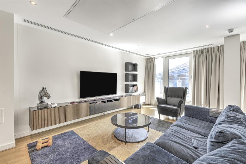 2-bed flat on 9 Albert Embankment, Vauxhall, London, SE1, £875,000