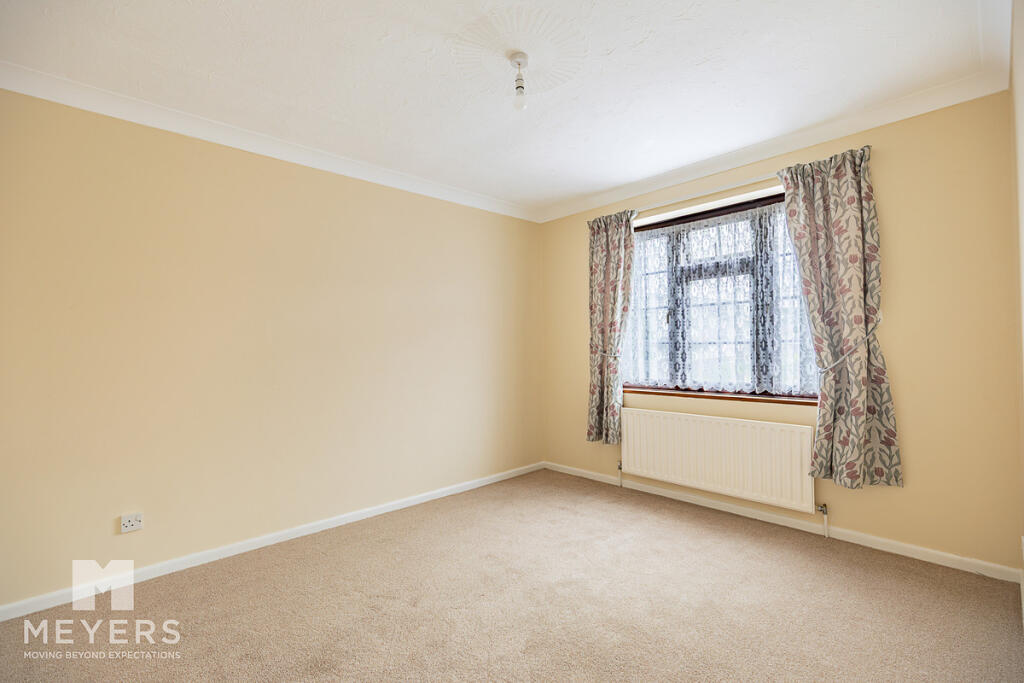 High Howe Gardens, Bournemouth, BH11 9UH photo 4