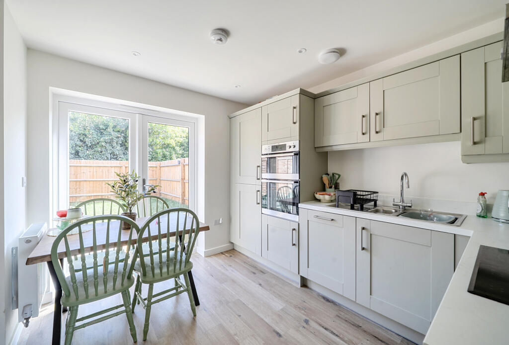 House in Tewkesbury, Athelai Edge, Down Hatherley - More