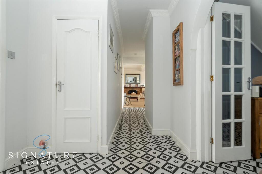 House in Three Rivers, Abbots Langley - View 4