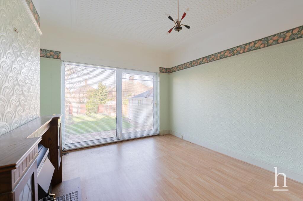 Bidston Avenue, Birkenhead, CH41 - More