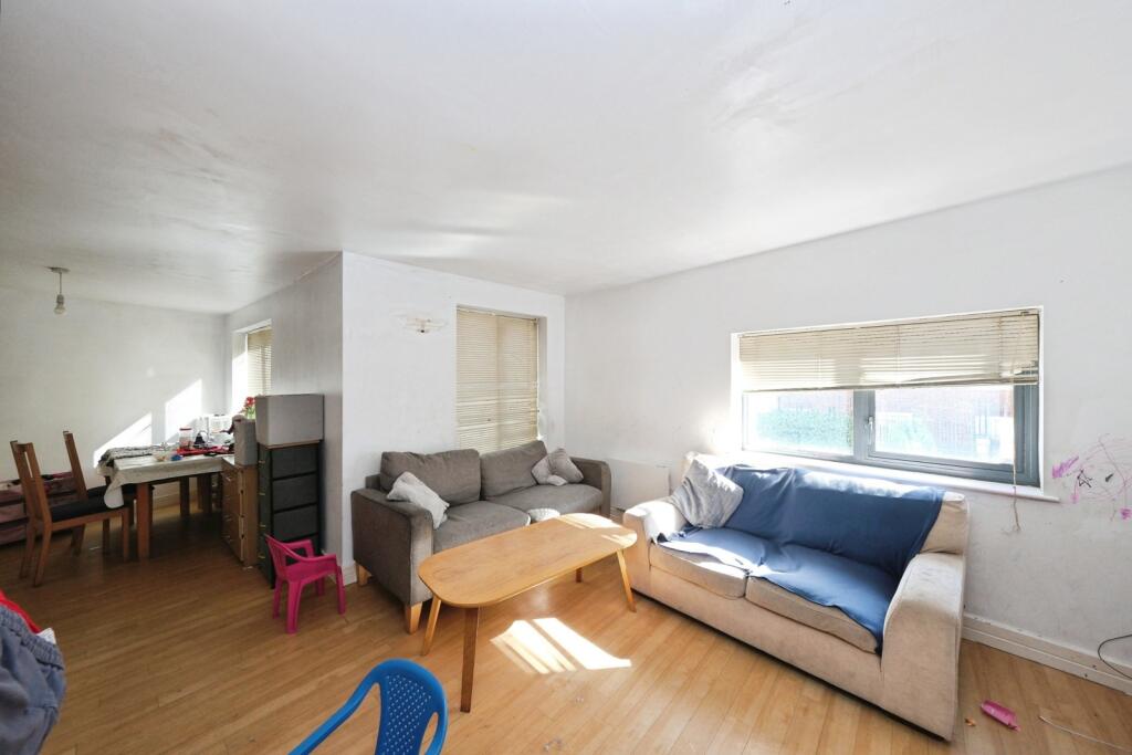 Apartment in Nottingham - View 3