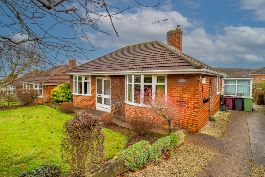 2-bed house on Langer Lane, Wingerworth, Chesterfield, Derbyshire, S42, £260,000