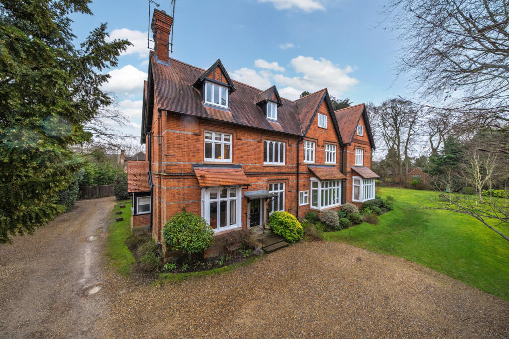 Main image of property: Clevemede, Goring, Reading, Oxfordshire, RG8