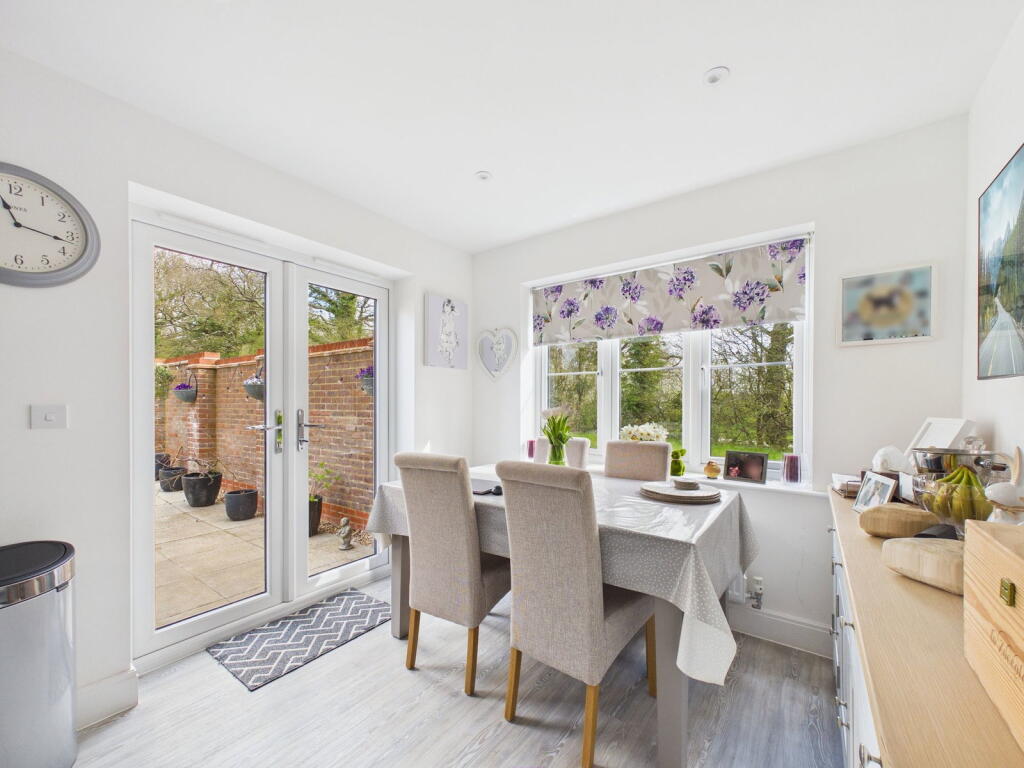 Willowherb Drive, Horsham photo 4
