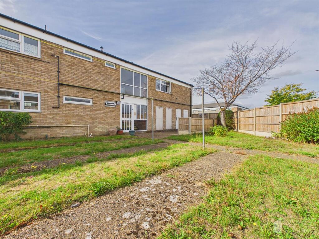 Apartment in Stevenage, Pin Green - View 5