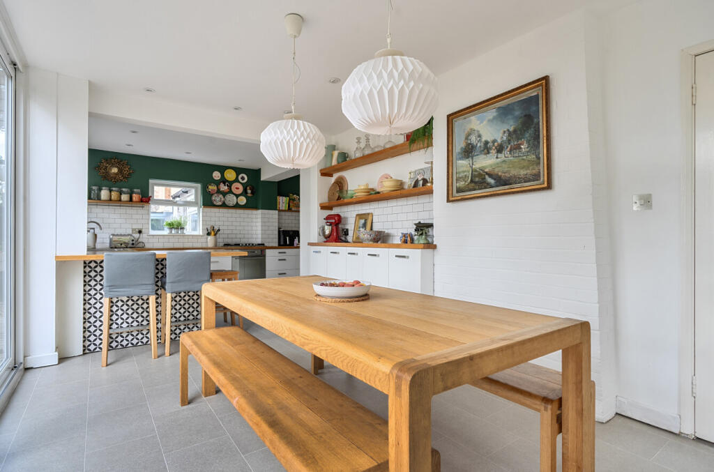 House in Sandhurst - More
