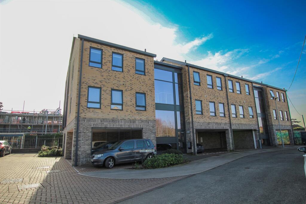 Main image of property: Hart Close, Histon, Cambridge