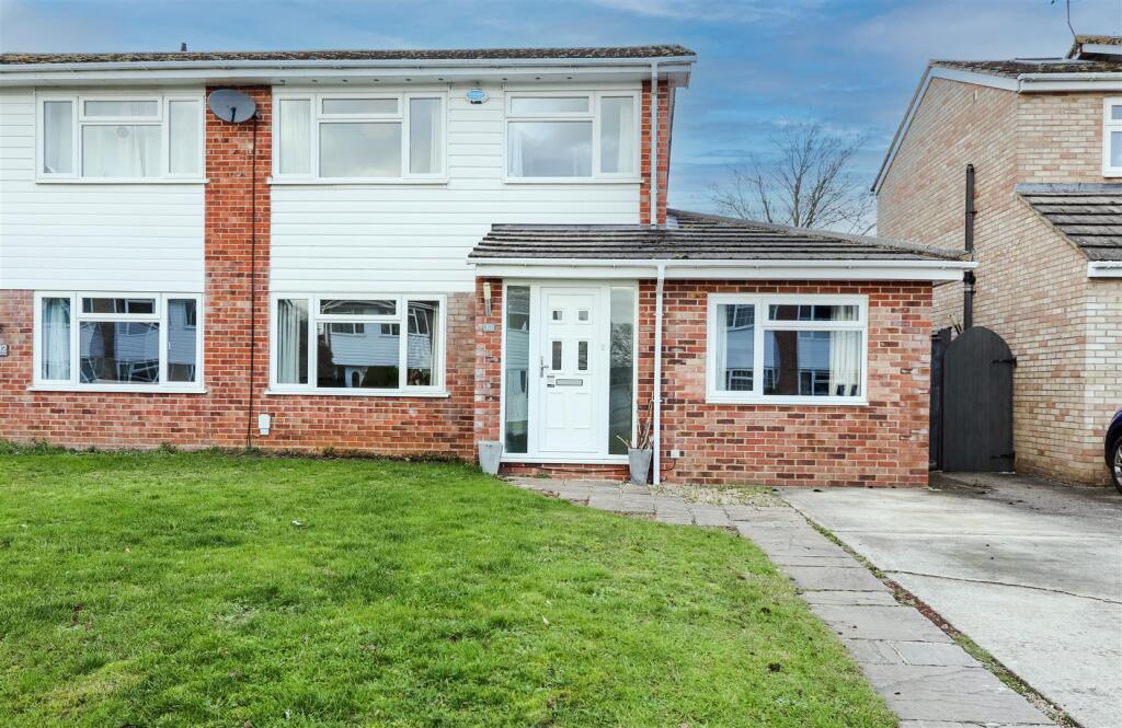 Main image of property: Willow Way, Begbroke, Kidlington