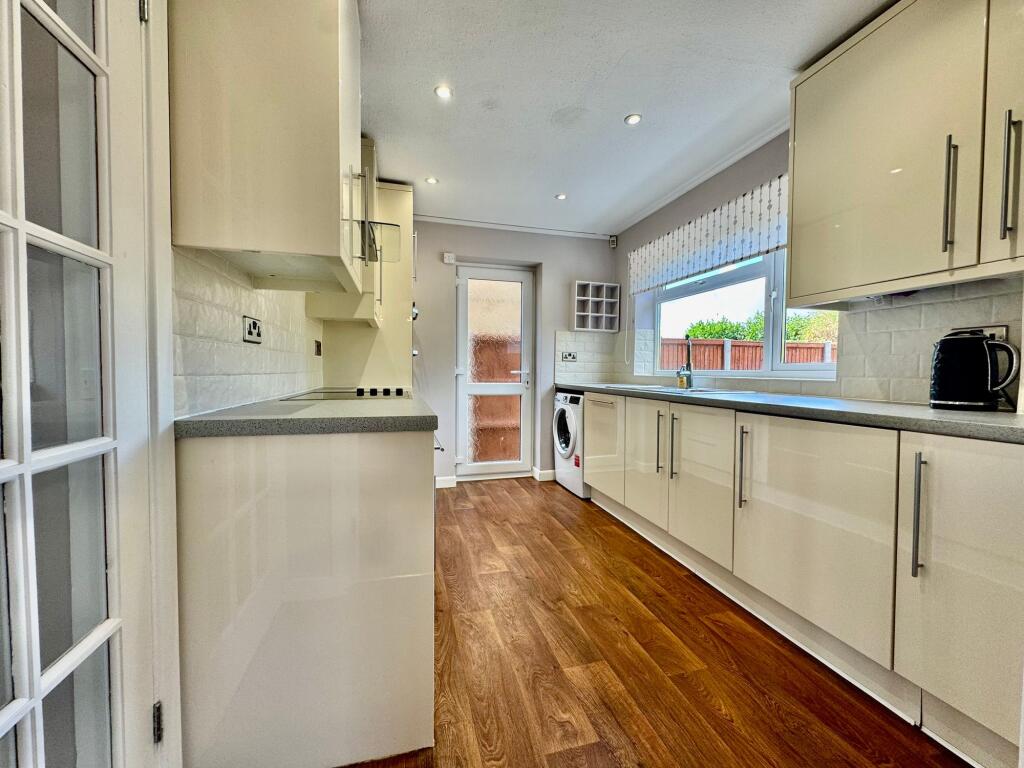 House in Luton, Stopsley - View 4