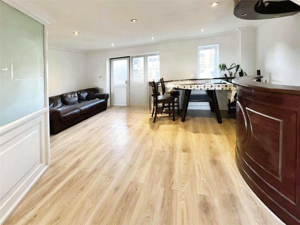 Main image of property: Canal Road, Strood, Rochester, Kent, ME2