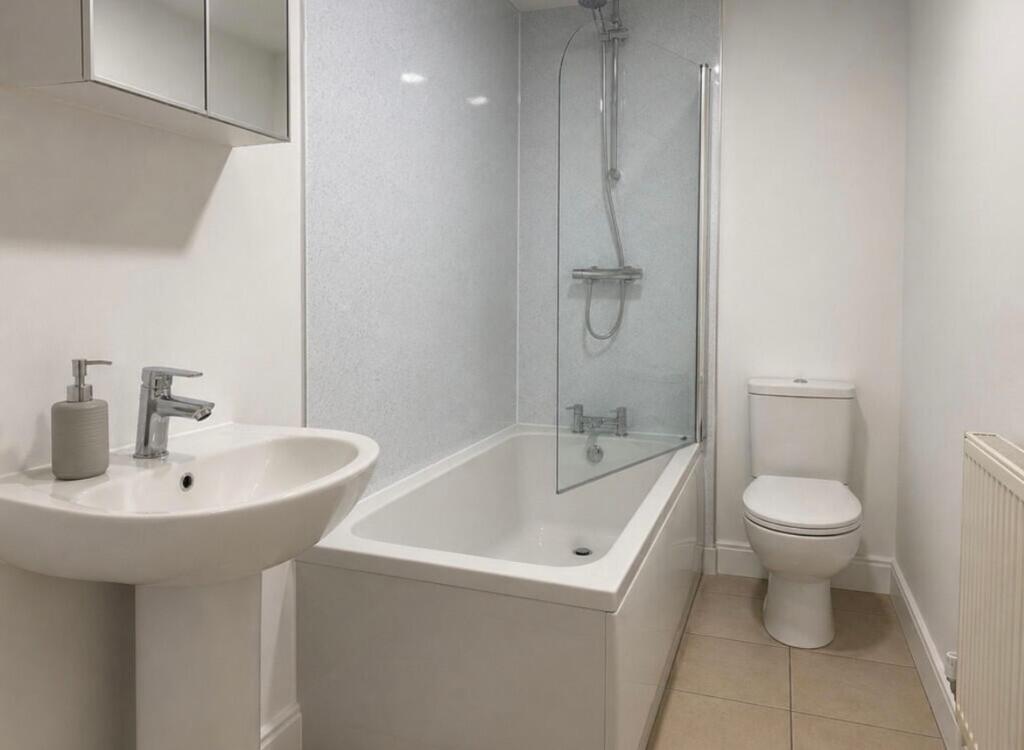 Apartment in West Suffolk, Newmarket - More