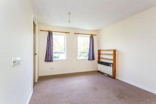 Celia Close, Waterlooville, Hampshire photo 4