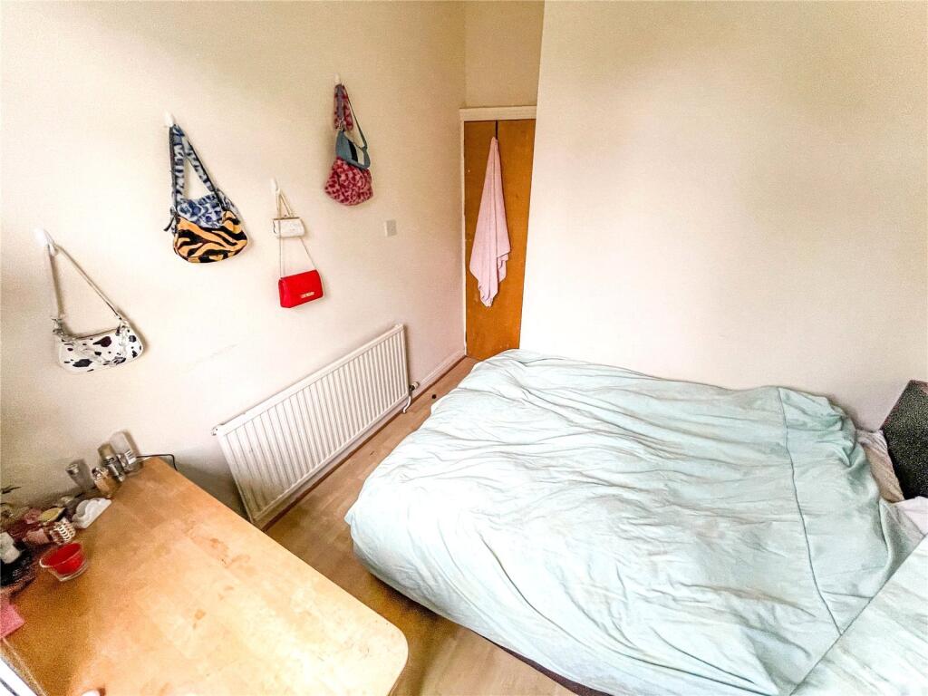 1 bedroom semi-detached house for rent