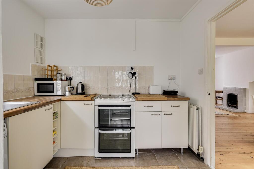 House in Cambridge, Chesterton - More