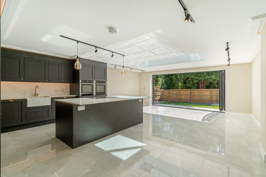 Andover Road, Winchester, SO22 - View 3
