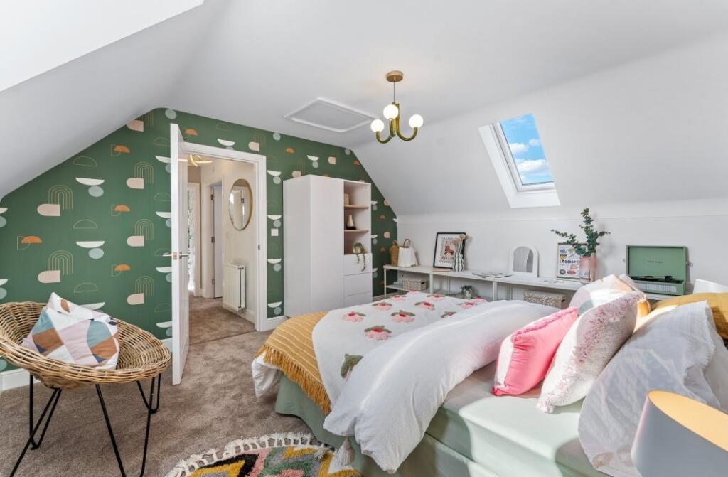 House in Leigh, Hooten Gardens, Bedford - View 5