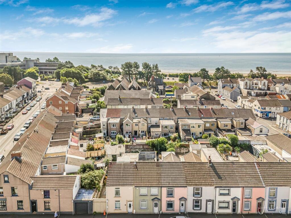 2-bed terraced on Fleet Street, Swansea, SA1, £165,000