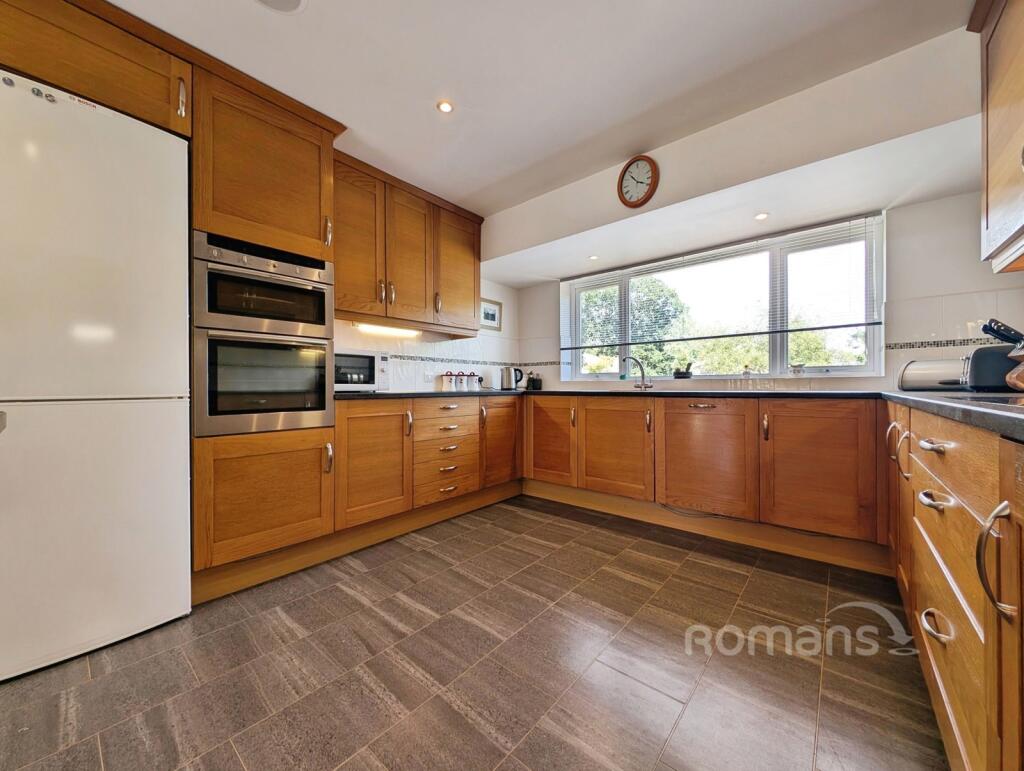 House in Waverley, Heath End, Farnham - View 2