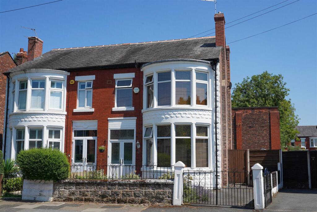 3-bed semi-detached on Plumbley Drive, Old Trafford, £450,000