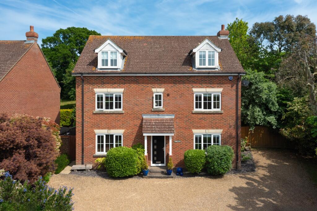 Main image of property: Tudor Farm Close, Kingsnorth