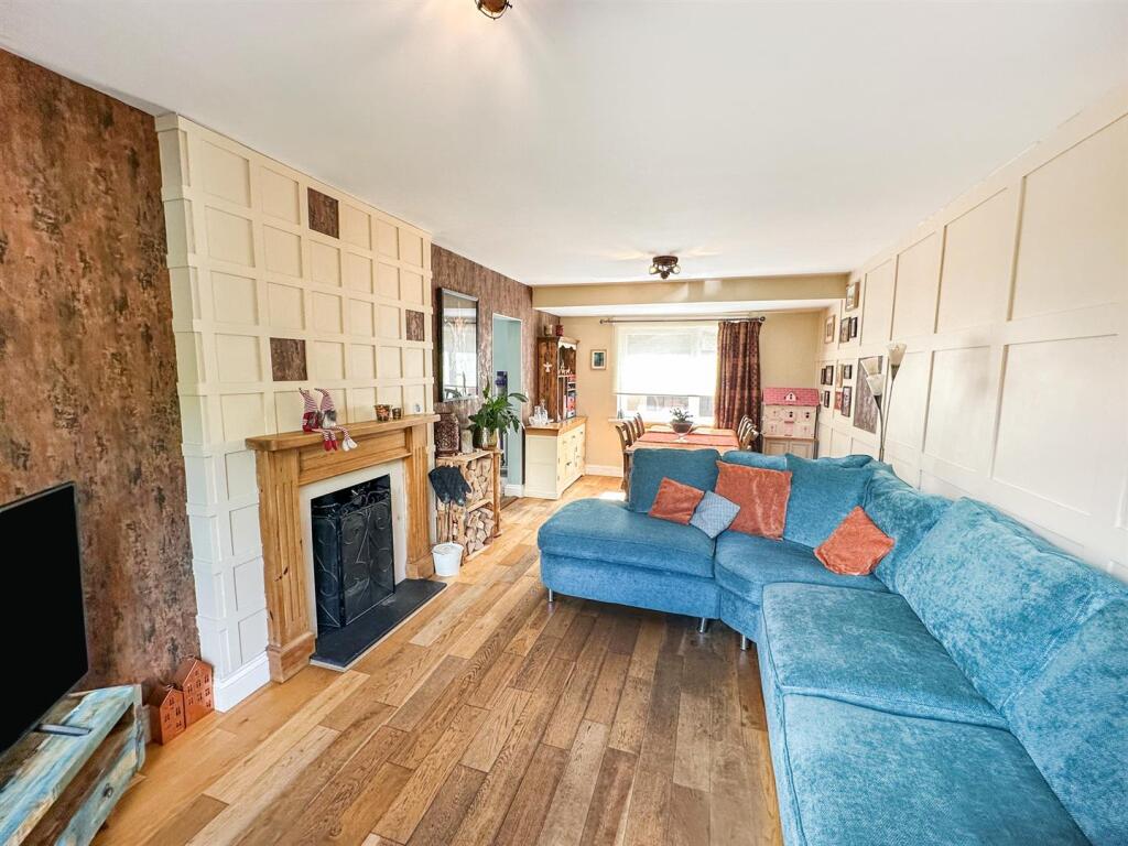 Upperfield Grove, Corby photo 2