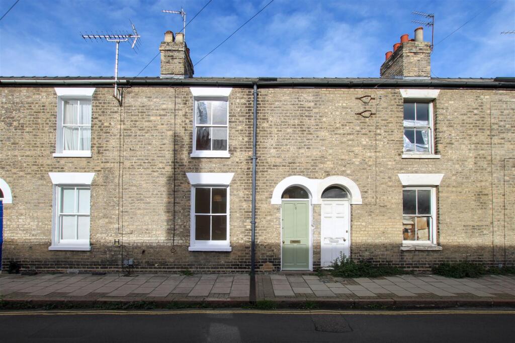 Main image of property: Norwich Street, Cambridge
