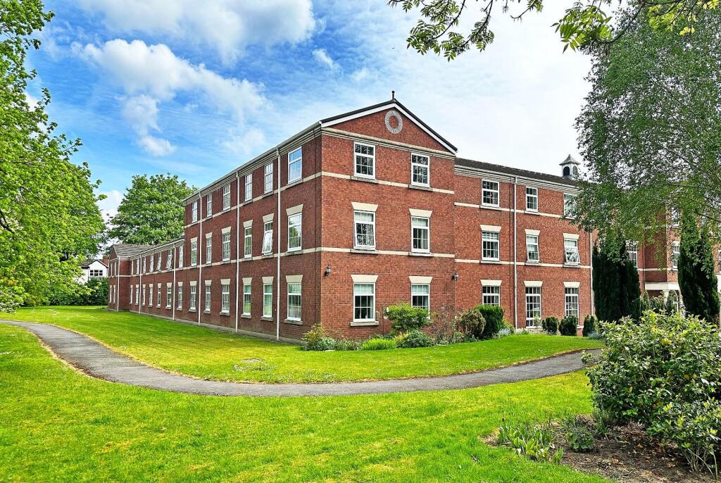 1-bed house on Queens Road, Hale, £90,000