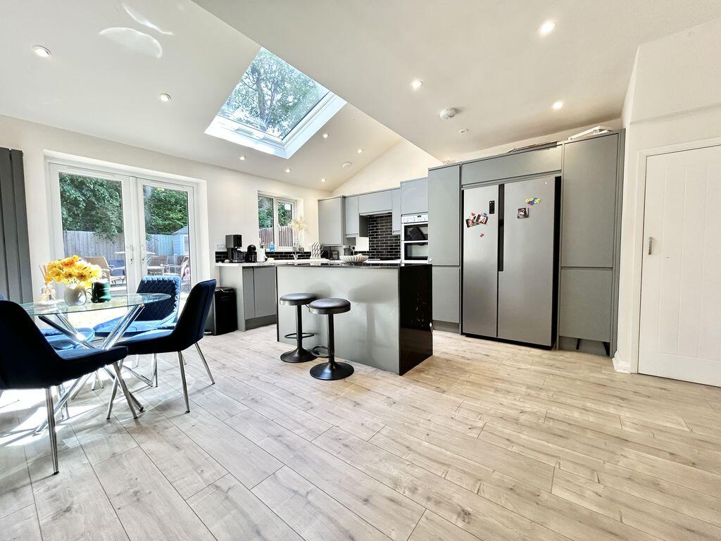 Bernard Close, Dunstable - View 2