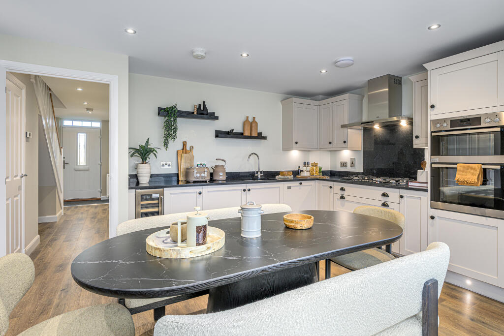 Main image of property: York Way,
Northampton, Northamptonshire,
NN5 7PZ